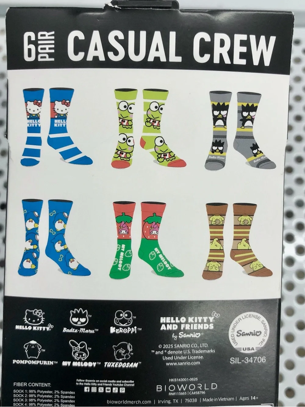 🌶️$15🌶️ NEW HELLO KITTY Crew Socks 6 Pairs, shoe size 8 - 12 Men’s